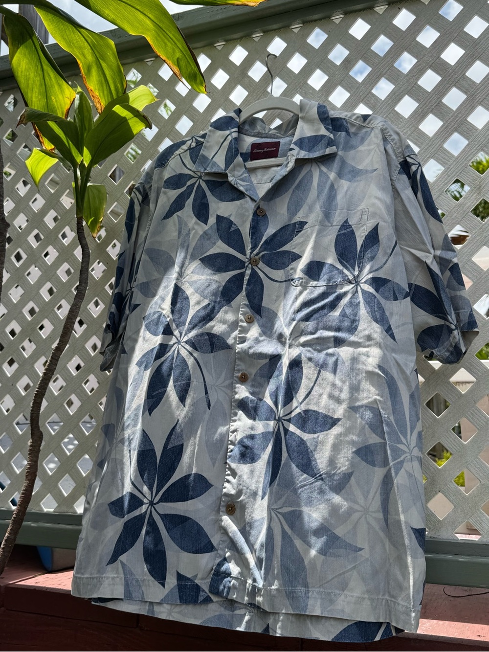 Tommy Bahama Casual Blue Floral Short-Sleeve Men’s Shirt